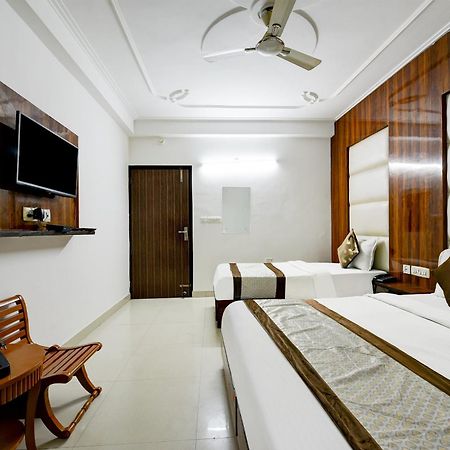Airport Hotel Kiara - New Delhi Airport Esterno foto