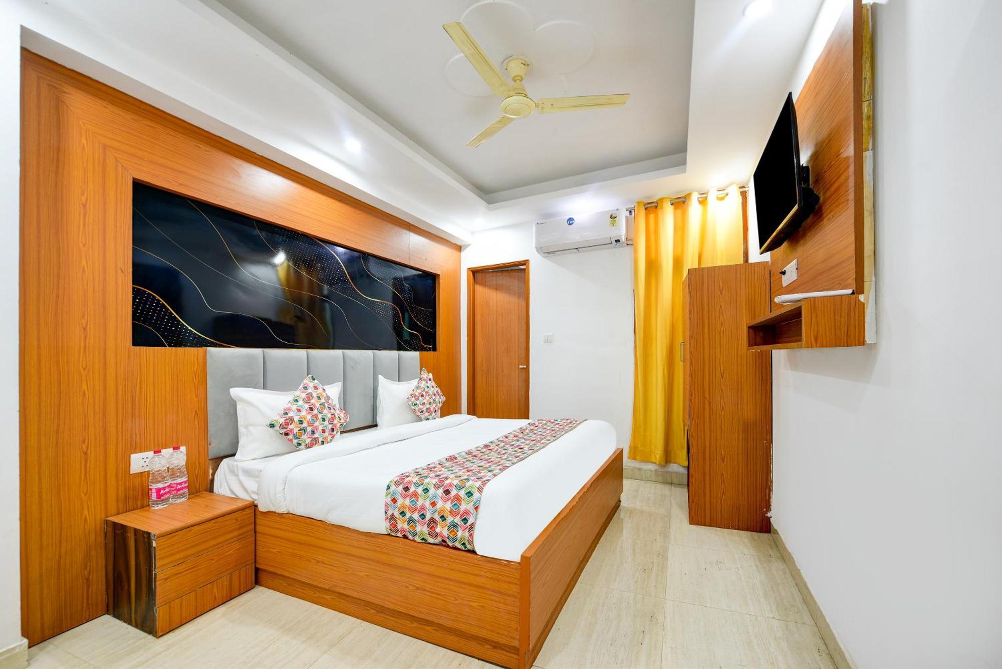 Airport Hotel Kiara - New Delhi Airport Esterno foto