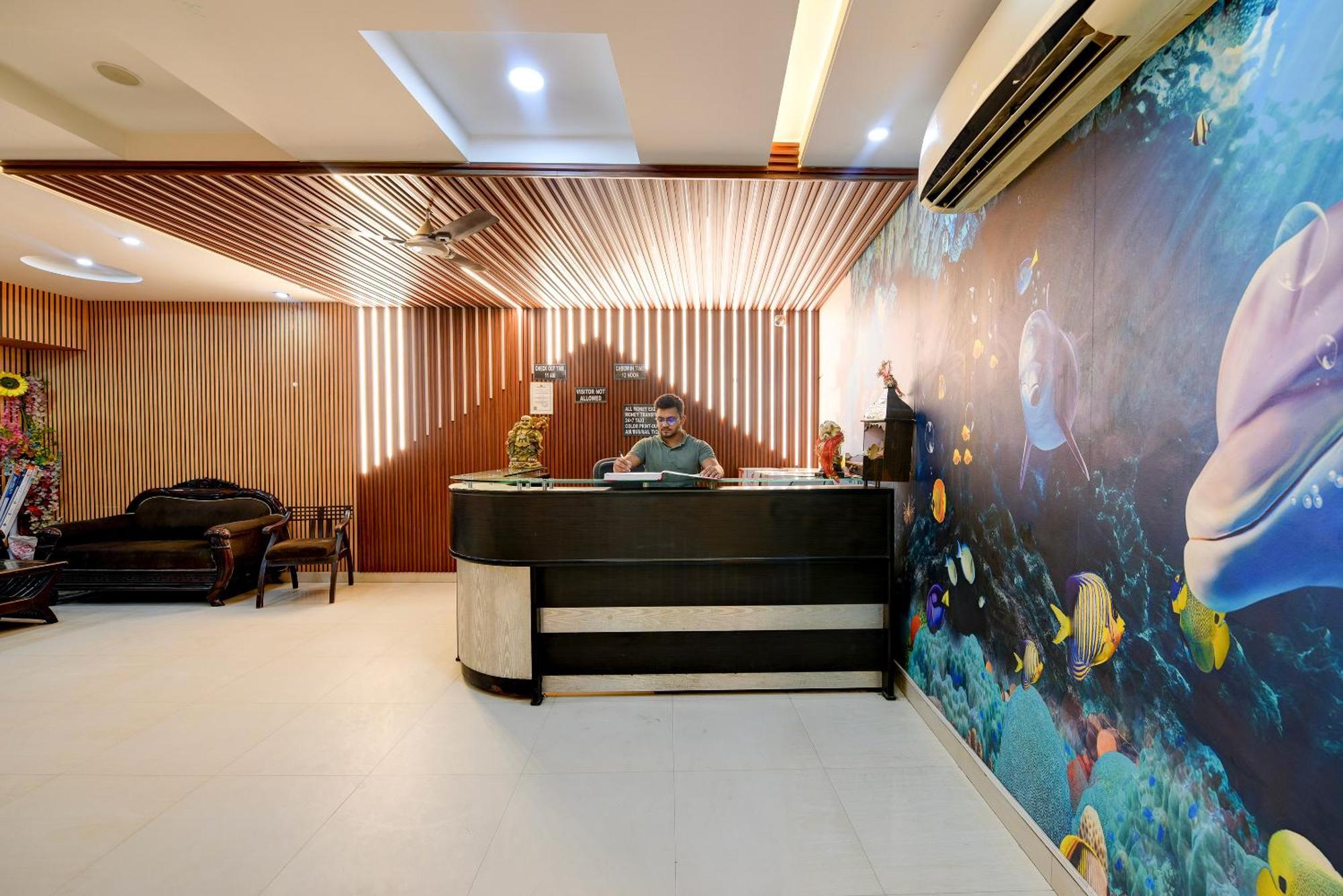 Airport Hotel Kiara - New Delhi Airport Esterno foto