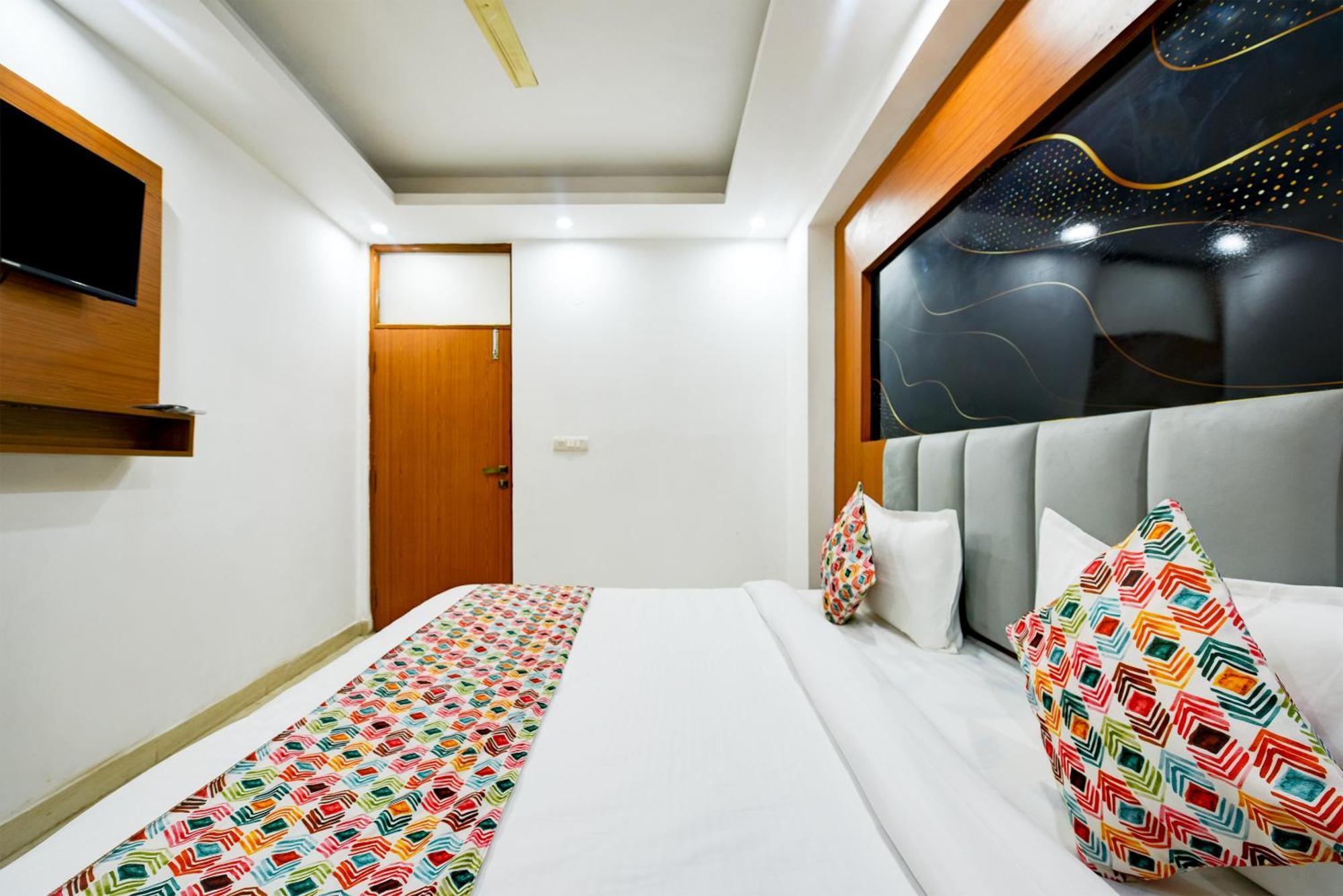 Airport Hotel Kiara - New Delhi Airport Esterno foto