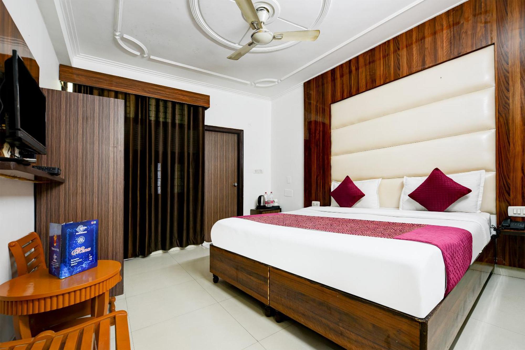 Airport Hotel Kiara - New Delhi Airport Esterno foto
