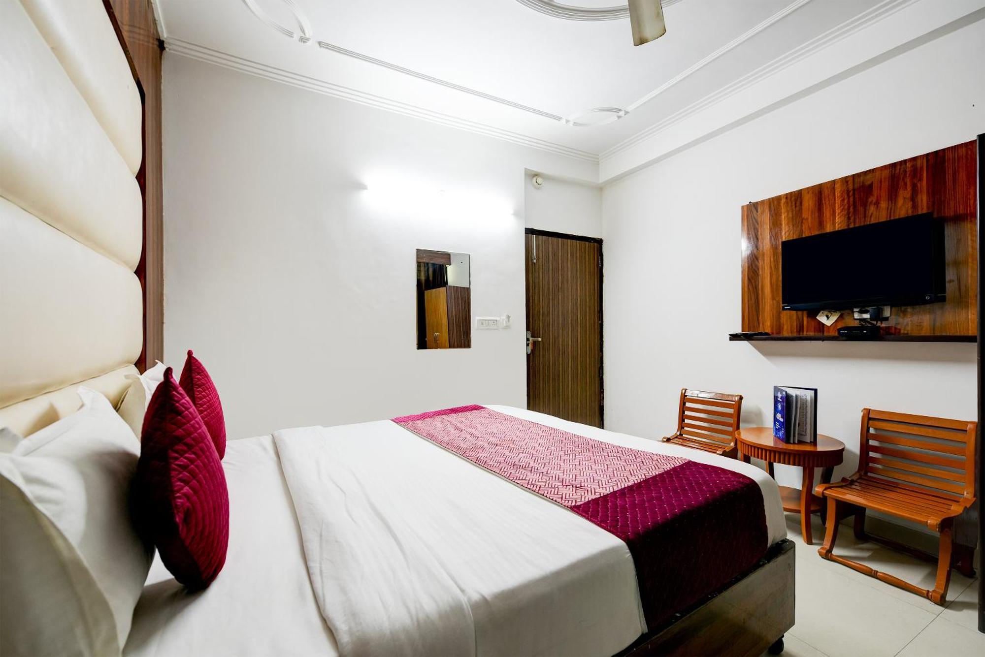 Airport Hotel Kiara - New Delhi Airport Esterno foto