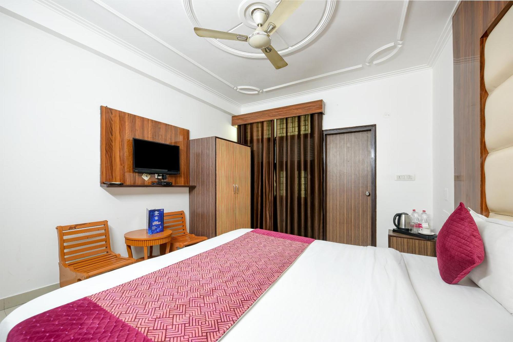 Airport Hotel Kiara - New Delhi Airport Esterno foto
