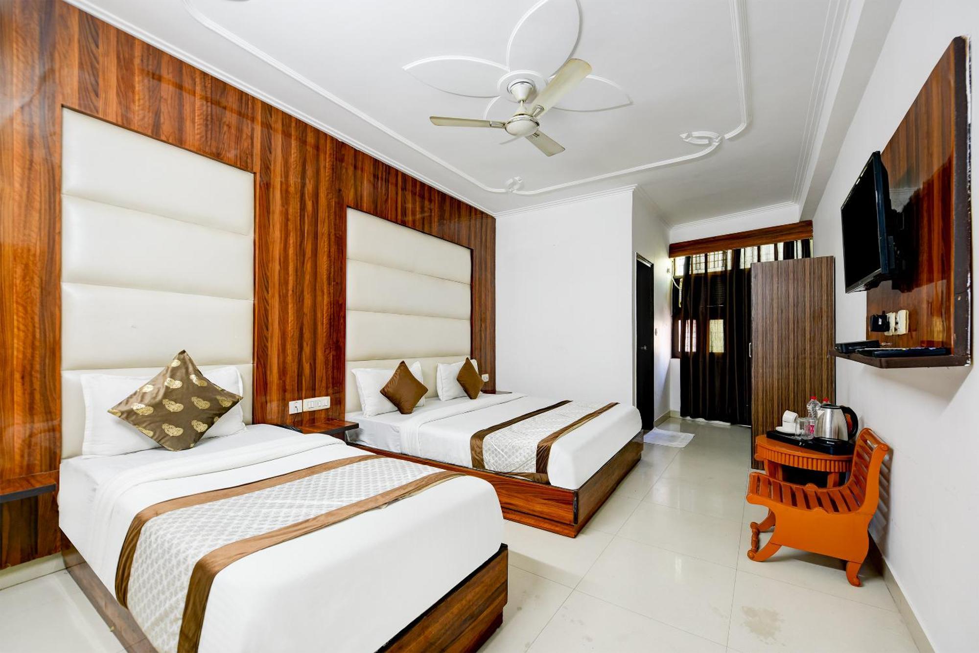Airport Hotel Kiara - New Delhi Airport Esterno foto